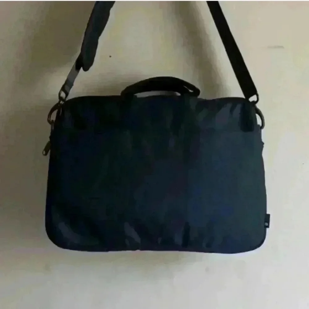 Incase Black Men's Bag